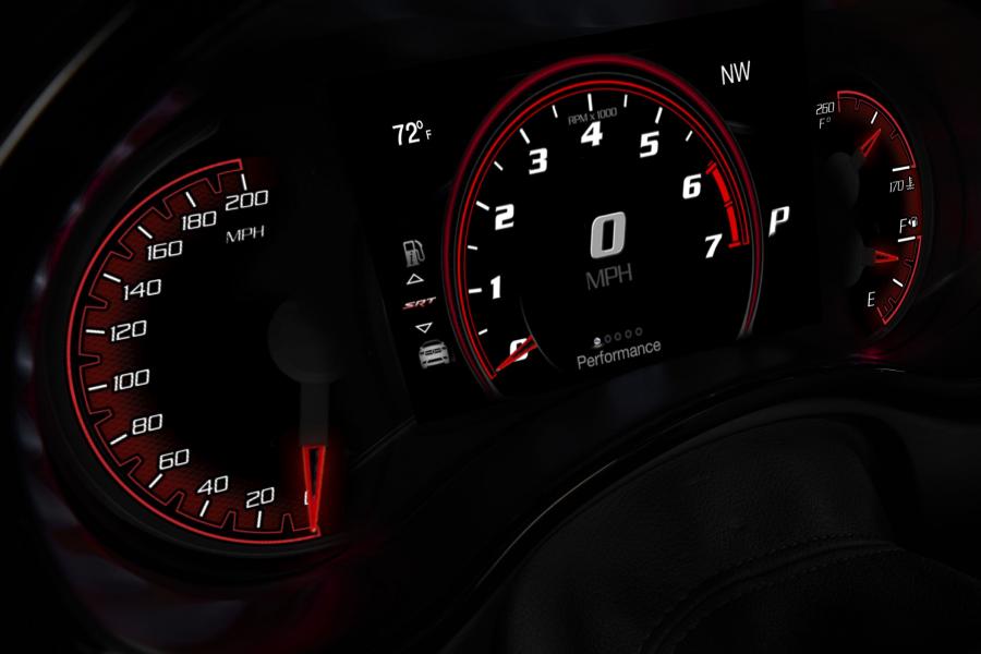 Панель приборов Dodge Durango SRT Hellcat (WD) 2021 года  (фото 56 из 69)